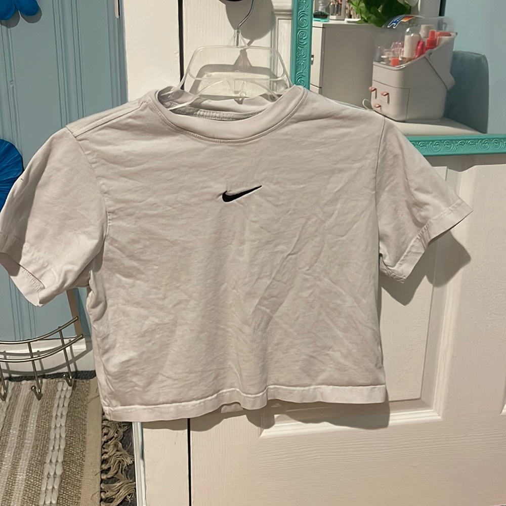 Nike cropped tee